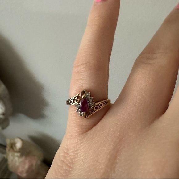 10K gold, ruby and diamond vintage ring 4 - Picture 2 of 8